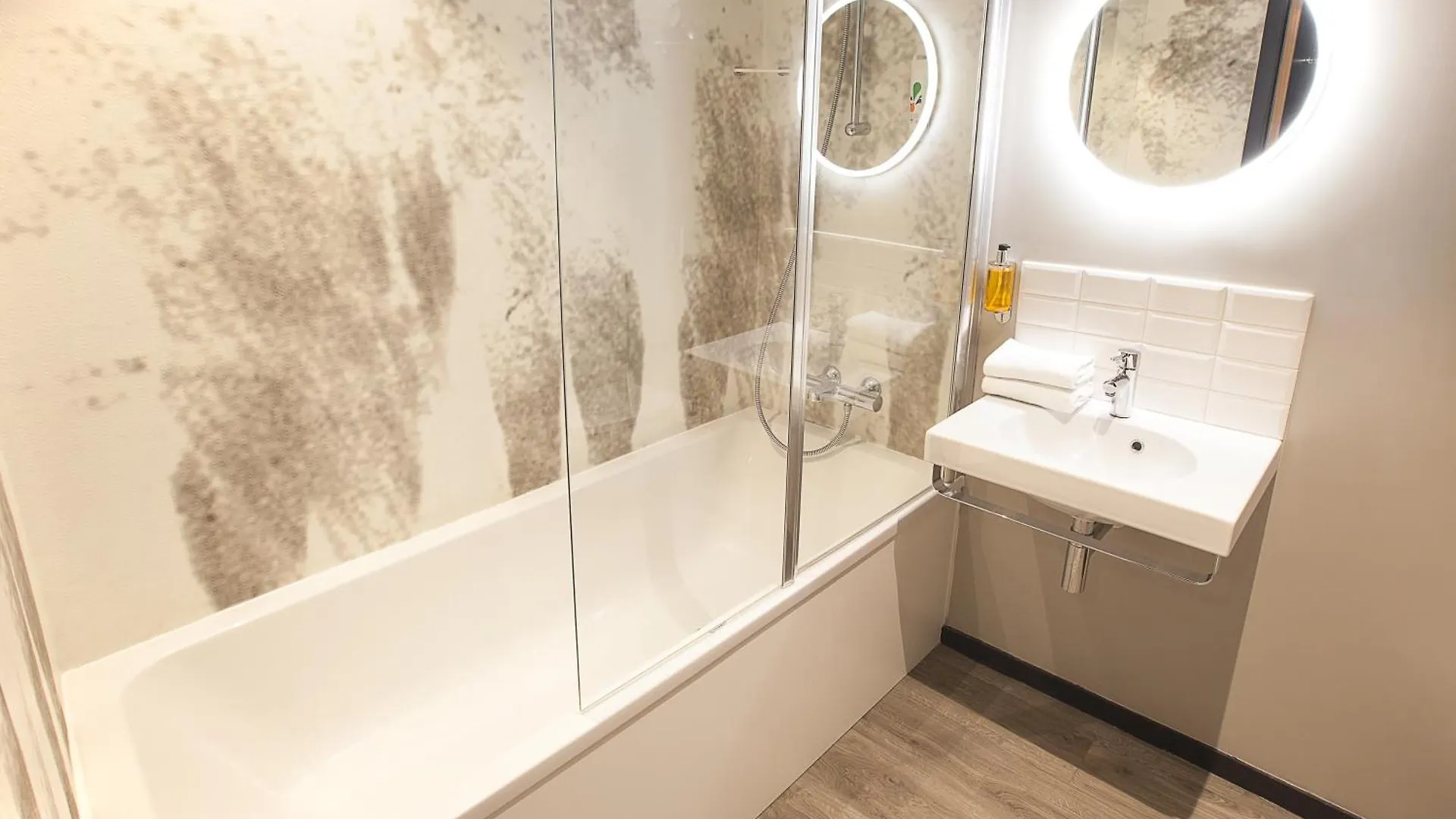 Ibis Styles Paris 16 Hotel 3*