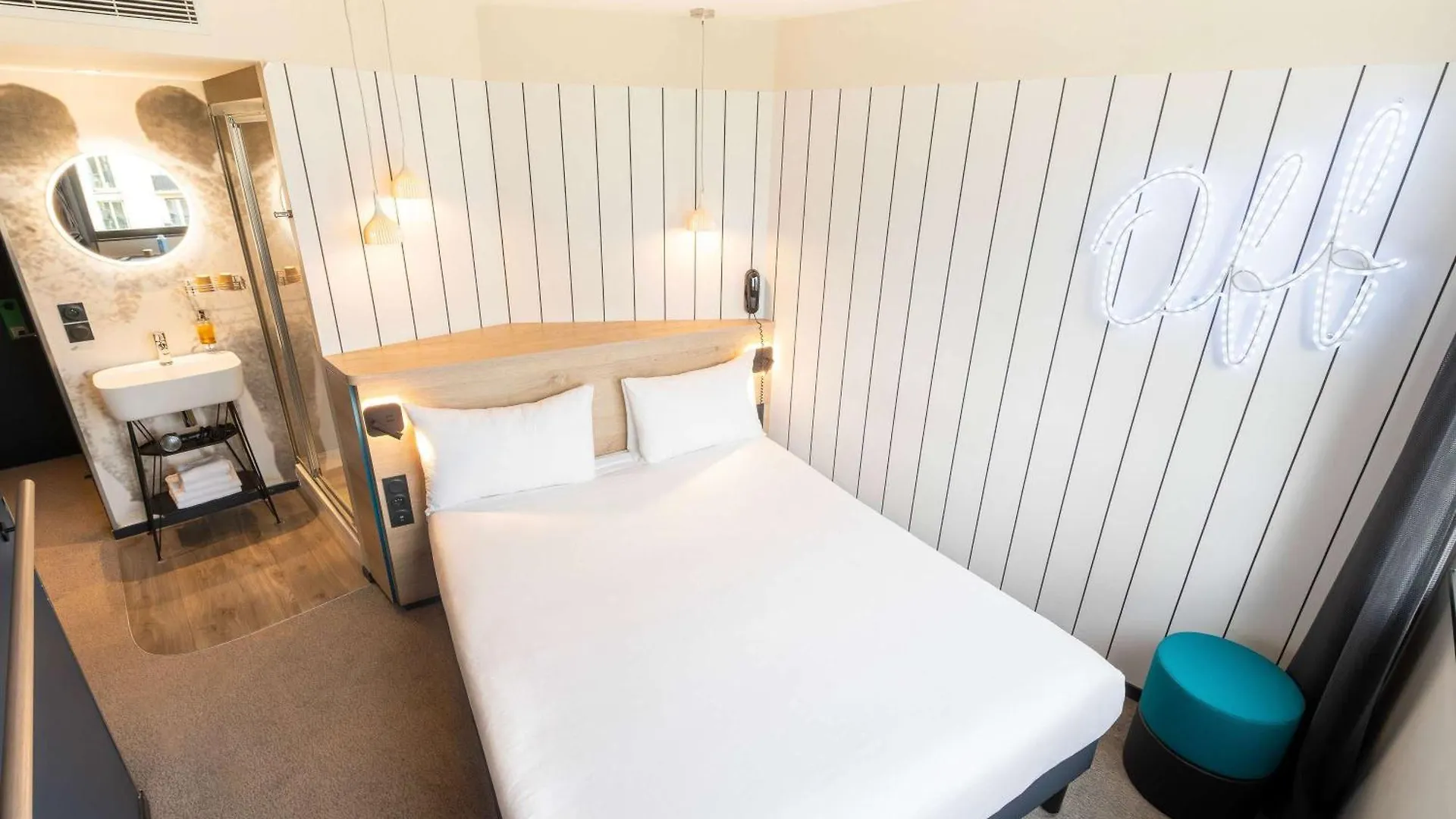 Hotel Ibis Styles Paris 16 3*
